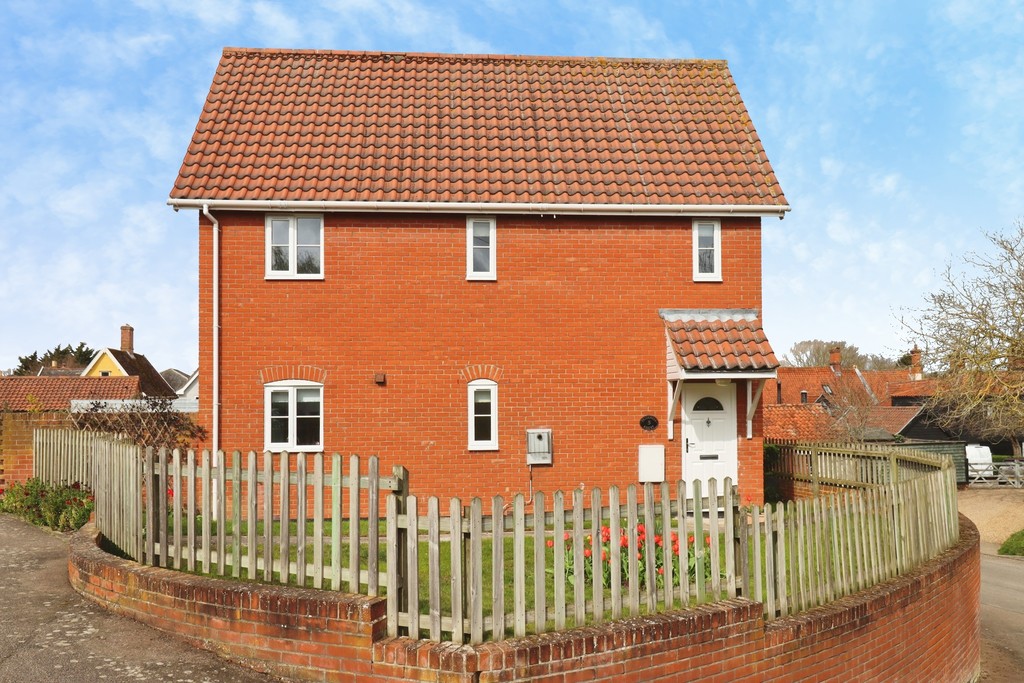 3 bed Detached for rent in Suffolk. From Martin & Co - Bury St Edmunds