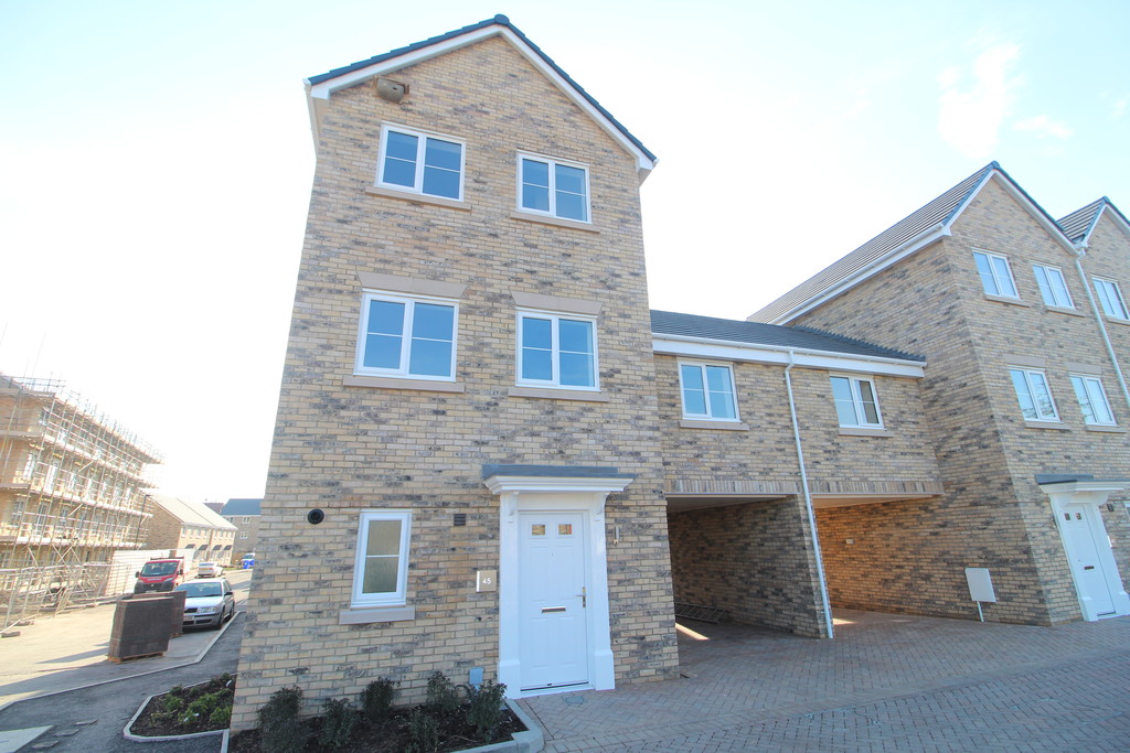 4 bed Link detached for rent in Bury St Edmunds. From Martin & Co - Bury St Edmunds