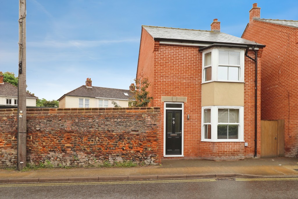 2 bed Detached for rent in Suffolk . From Martin & Co - Bury St Edmunds