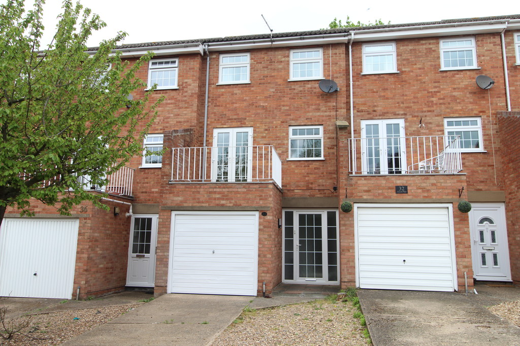 3 bed Town House for rent in Bury St Edmunds. From Martin & Co - Bury St Edmunds