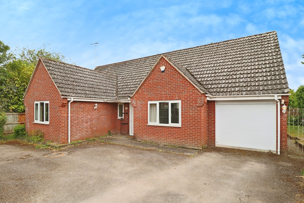 3 bed Detached bungalow for rent in Suffolk. From Martin & Co - Bury St Edmunds 3 bed Detached bungalow for rent in Suffolk. From Martin & Co - Bury St Edmunds