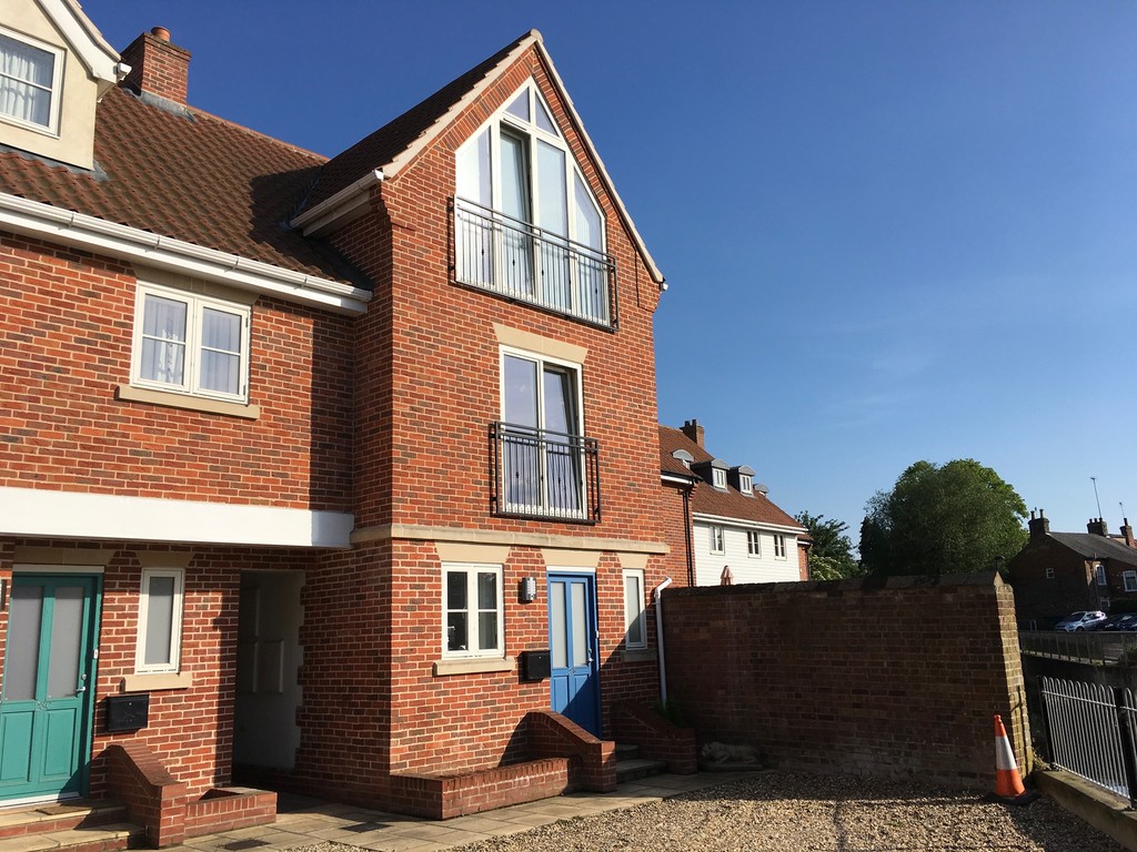 3 bed Town House for rent in Suffolk. From Martin & Co - Bury St Edmunds 3 bed Town House for rent in Suffolk. From Martin & Co - Bury St Edmunds
