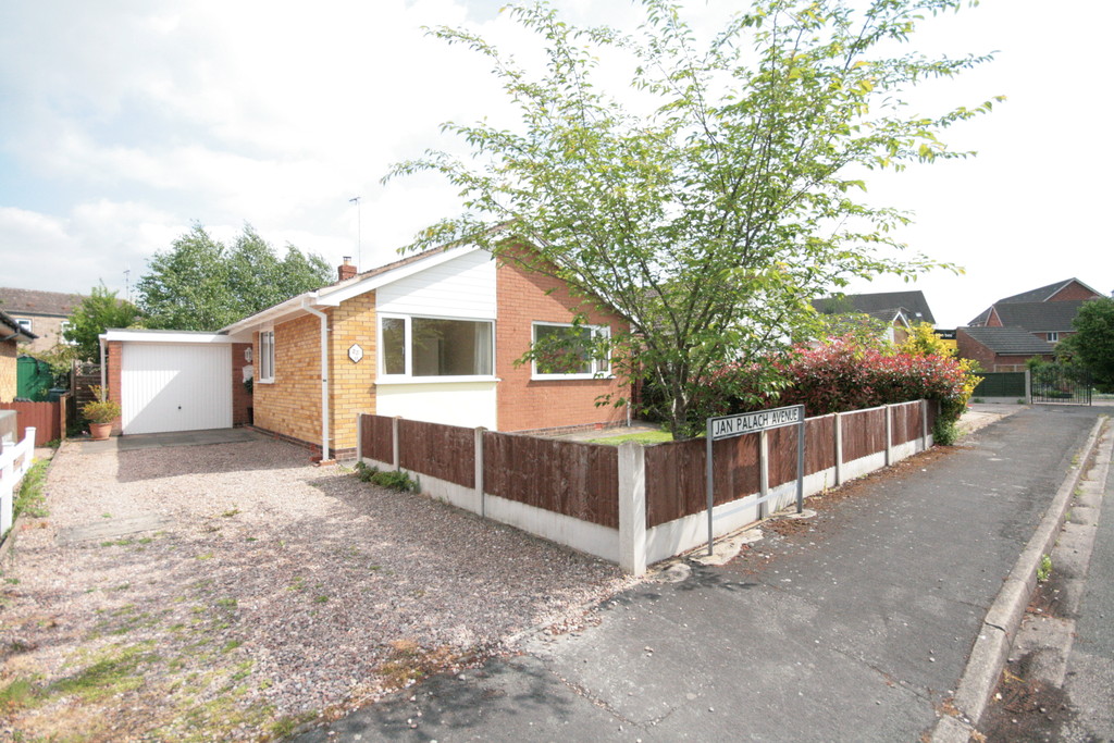 3 bed Detached bungalow for rent in Nantwich. From Martin & Co - Nantwich