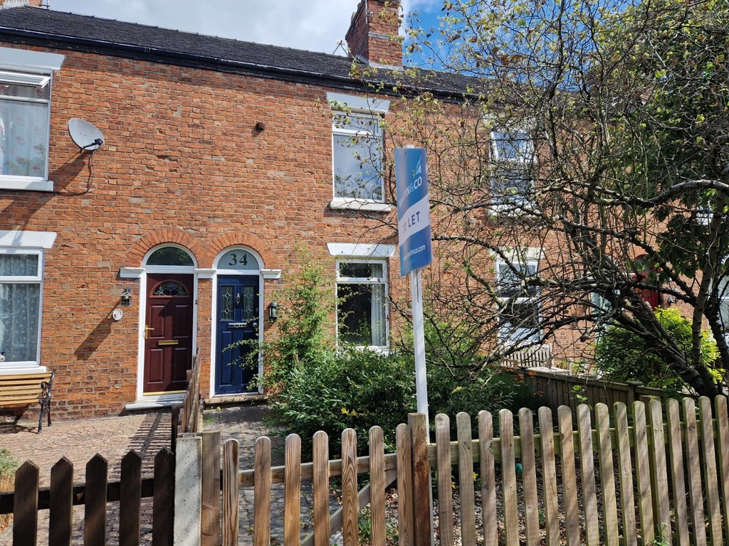 2 bed Mid Terraced House for rent in Cheshire. From Martin & Co - Nantwich