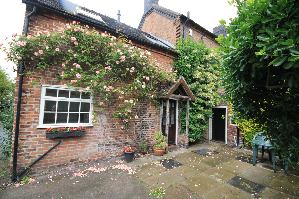 2 bed Cottage for rent in Cheshire. From Martin & Co - Nantwich