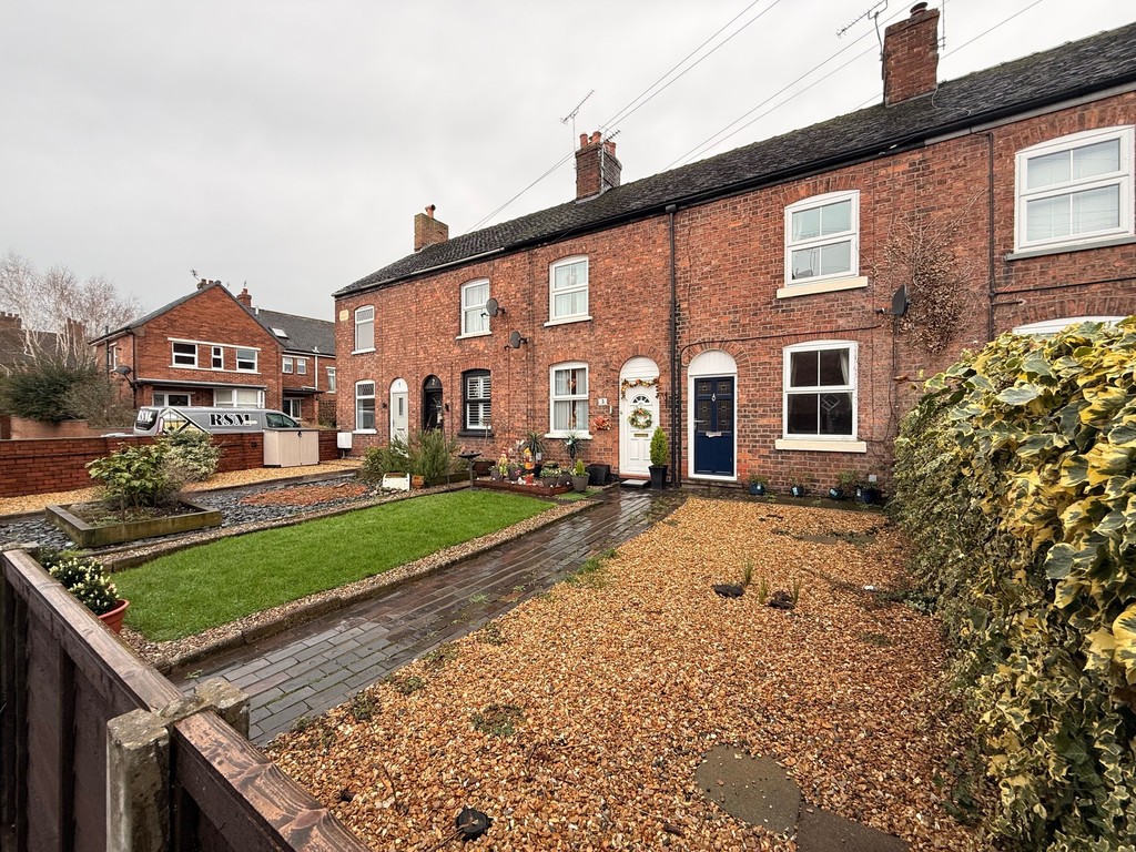 2 bed Mid Terraced House for rent in Cheshire. From Martin & Co - Nantwich