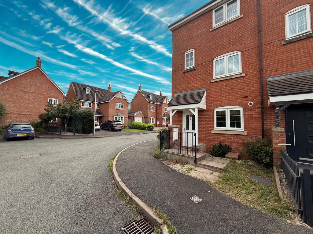 4 bed Town House for rent in Nantwich. From Martin & Co - Nantwich 4 bed Town House for rent in Nantwich. From Martin & Co - Nantwich