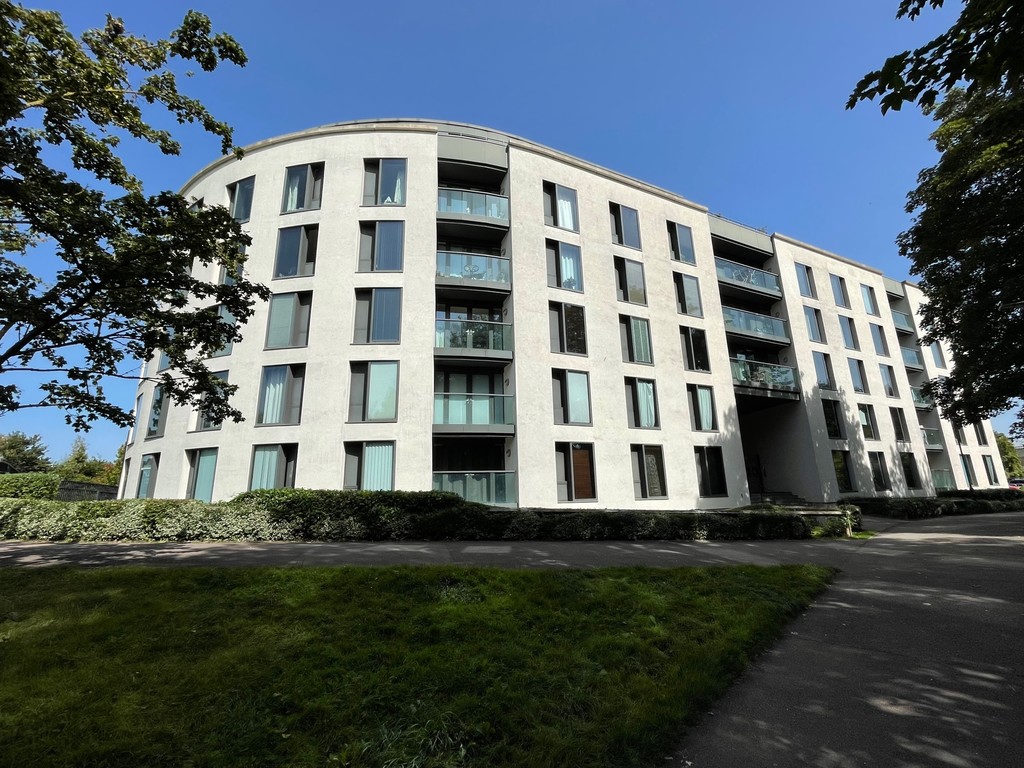 2 bed Apartment for rent in Gloucestershire. From Martin & Co - Cheltenham