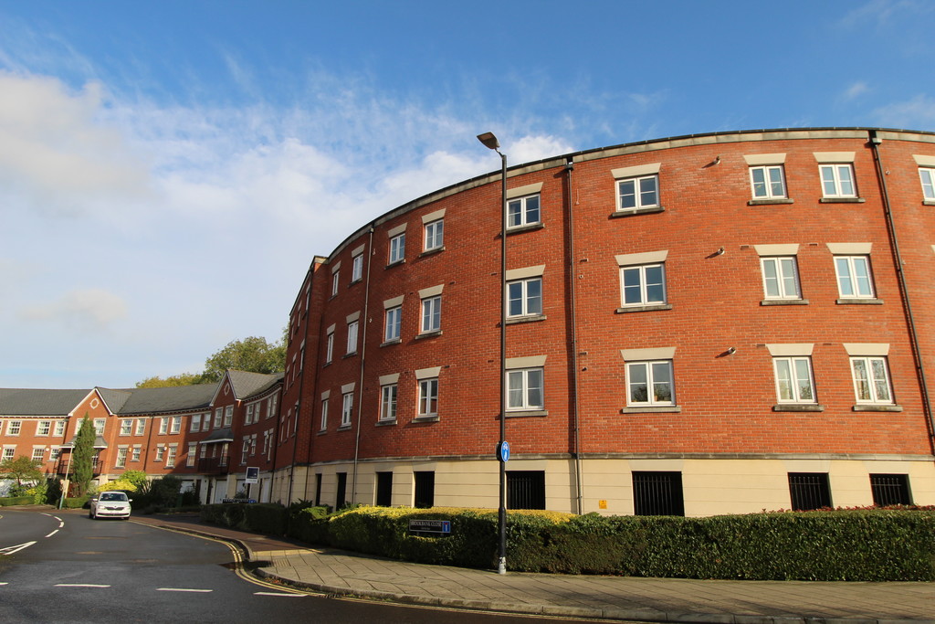 2 bed Apartment for rent in Cheltenham. From Martin & Co - Cheltenham