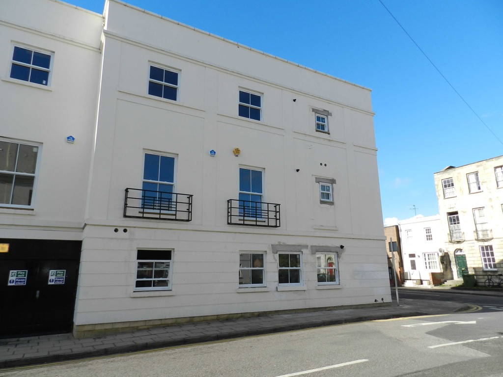 1 bed Apartment for rent in Prestbury. From Martin & Co - Cheltenham