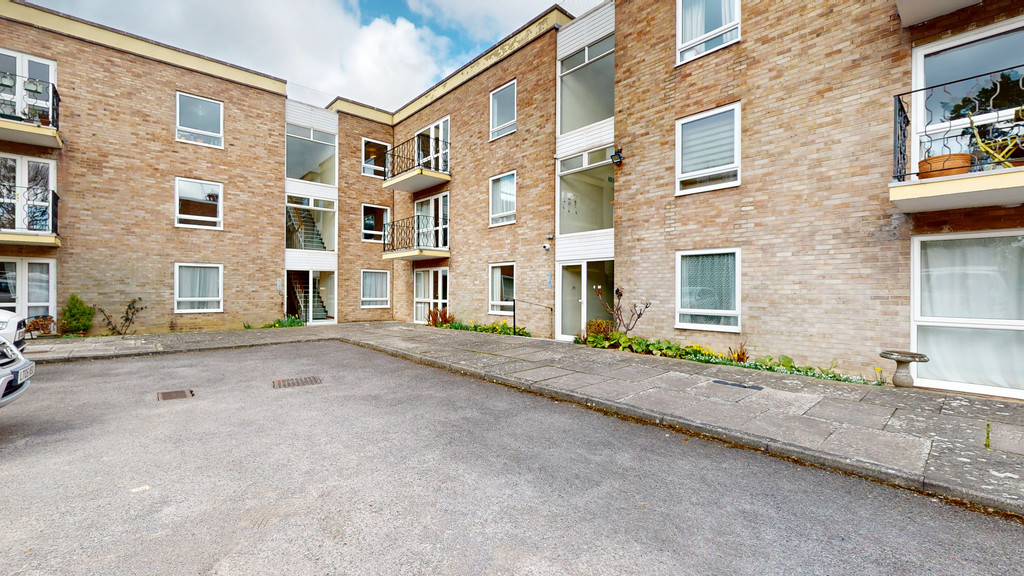 2 bed Apartment for rent in Cheltenham. From Martin & Co - Cheltenham