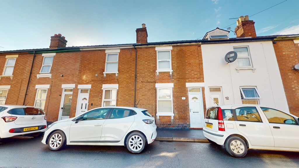 3 bed Mid Terraced House for rent in Gloucester. From Martin & Co - Cheltenham