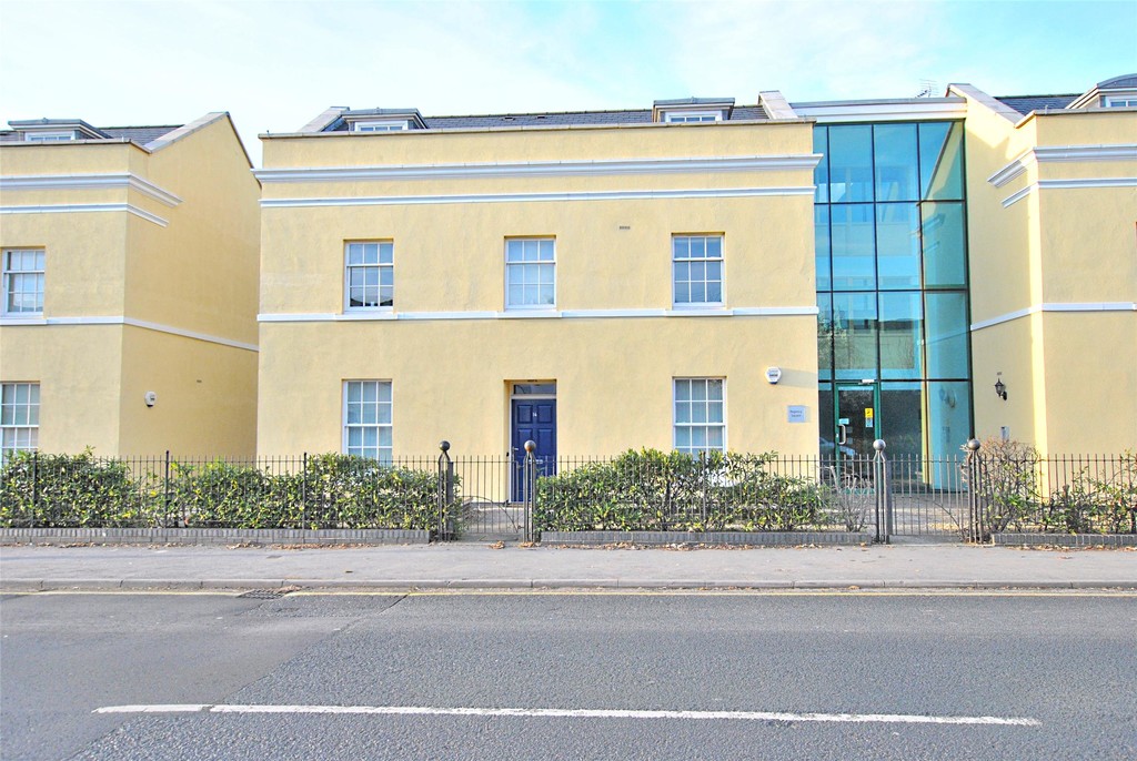 2 bed Apartment for rent in Cheltenham. From Martin & Co - Cheltenham 2 bed Apartment for rent in Cheltenham. From Martin & Co - Cheltenham