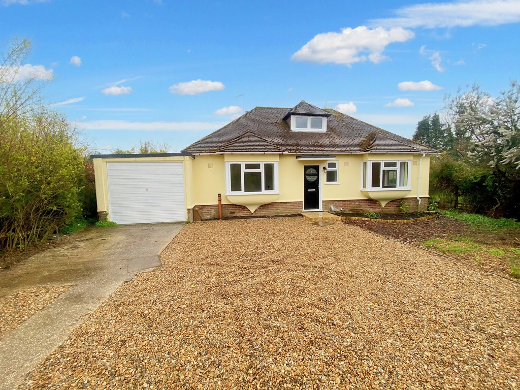 3 bed Detached bungalow for rent in Kent. From Martin & Co - Ashford