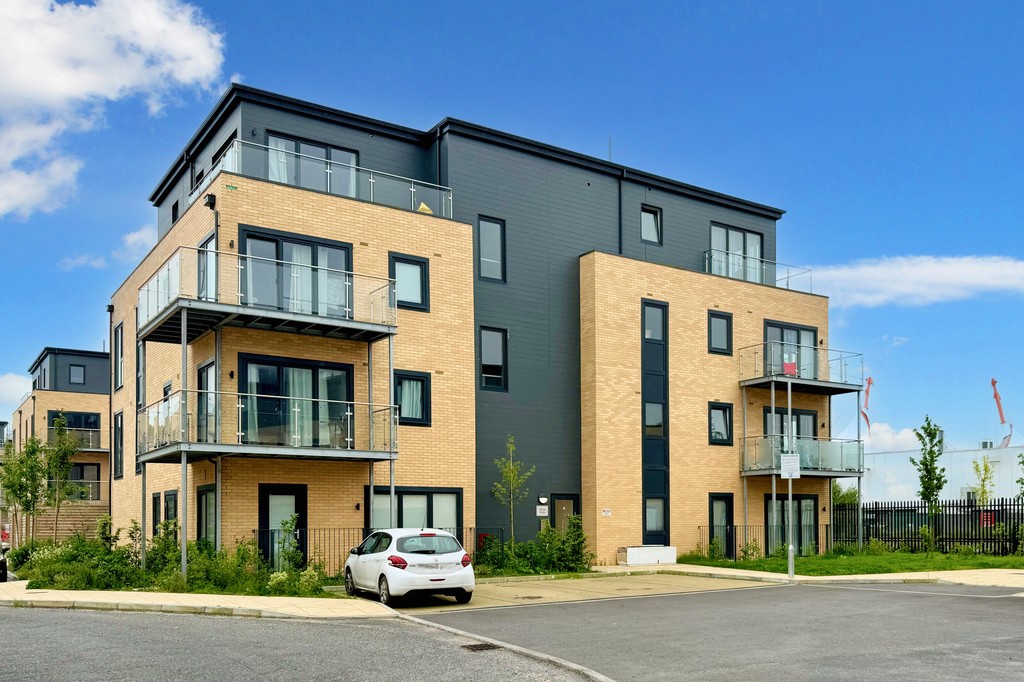 2 bed Apartment for rent in Ashford. From Martin & Co - Ashford