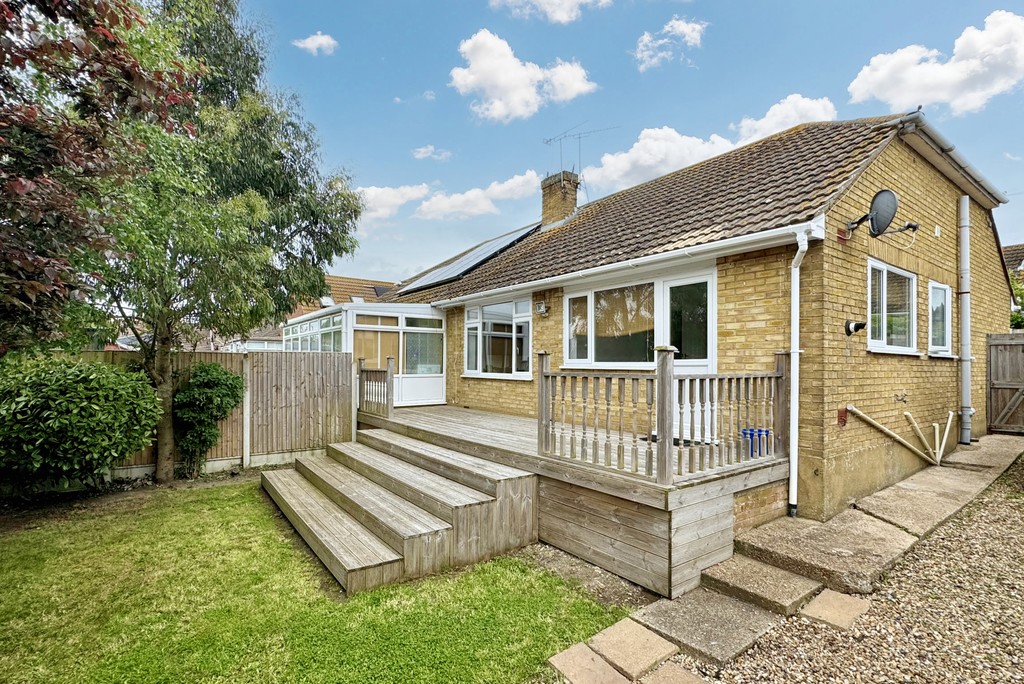 2 bed Semi-detached bungalow for rent in Kent. From Martin & Co - Ashford
