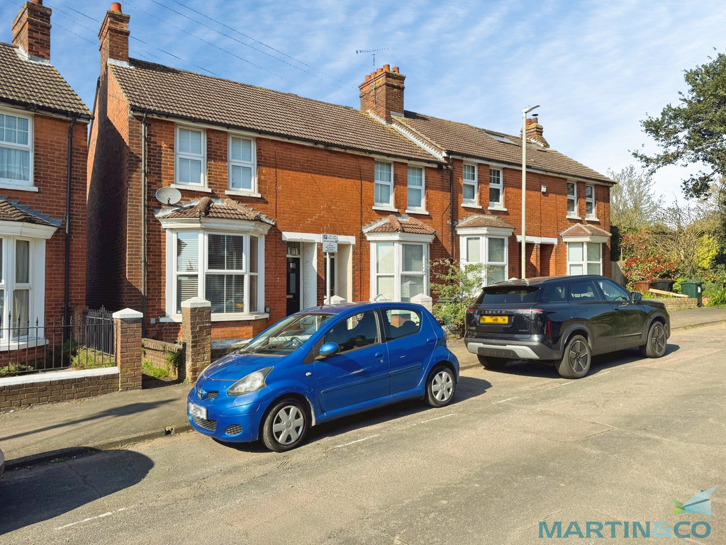 3 bed End of Terrace for rent in Ashford. From Martin & Co - Ashford