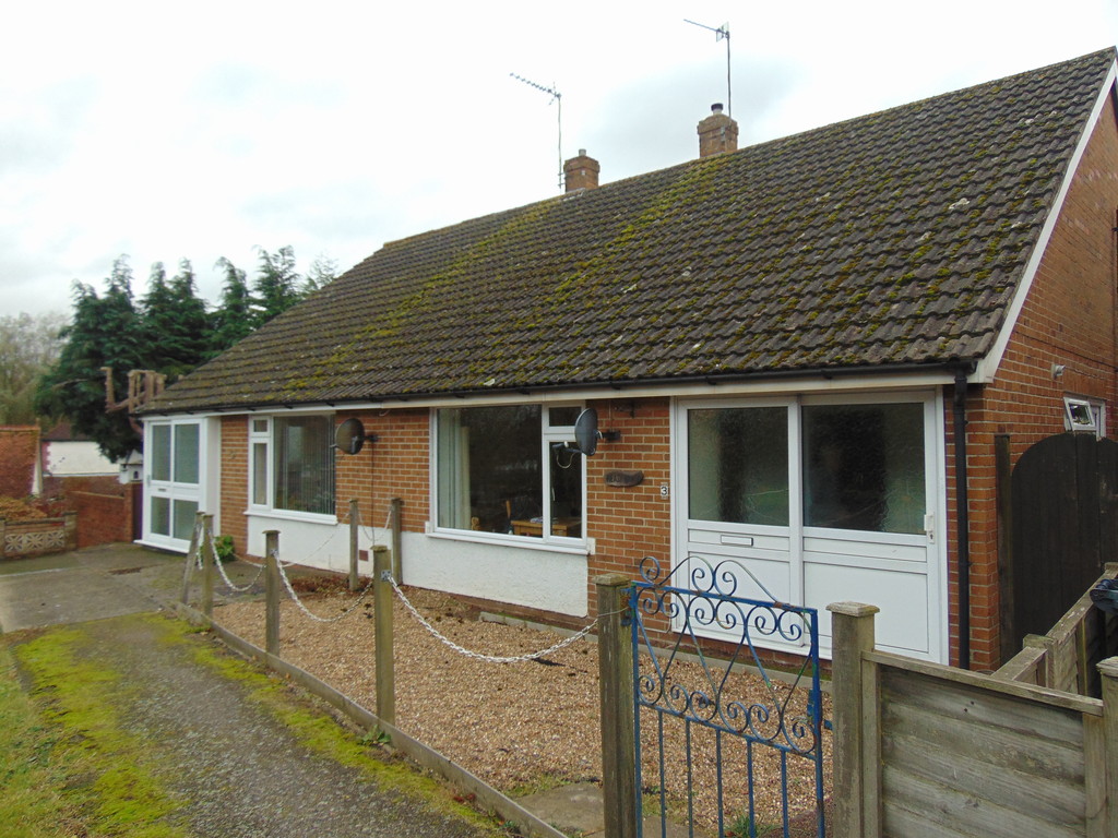 2 bed Semi-detached bungalow for rent in Kent. From Martin & Co - Ashford