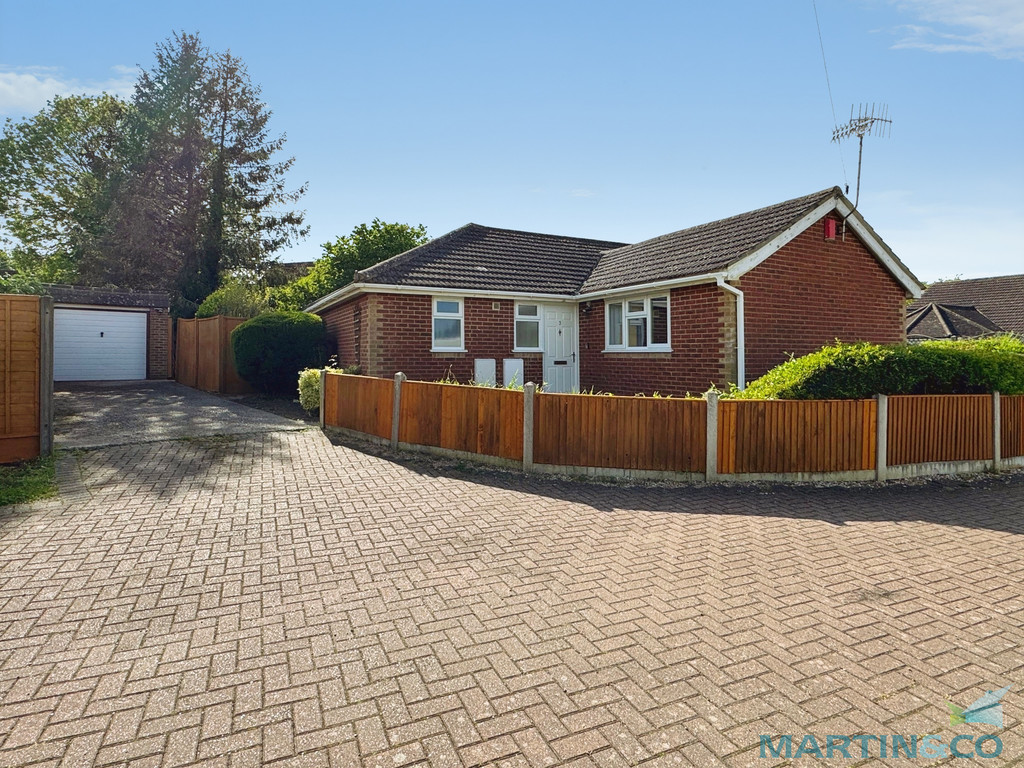 2 bed Detached bungalow for rent in Kent. From Martin & Co - Ashford