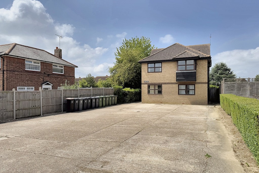 1 bed Ground Floor Flat for rent in Ashford. From Martin & Co - Ashford 1 bed Ground Floor Flat for rent in Ashford. From Martin & Co - Ashford