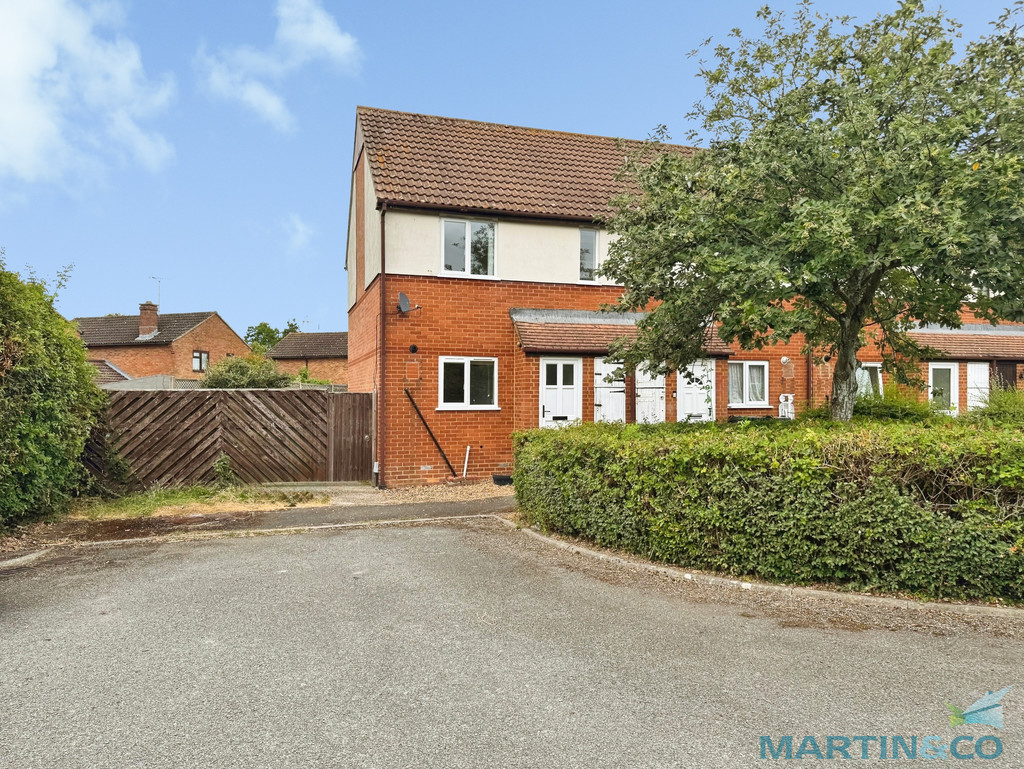 2 bed End of Terrace for rent in Great Chart. From Martin & Co - Ashford