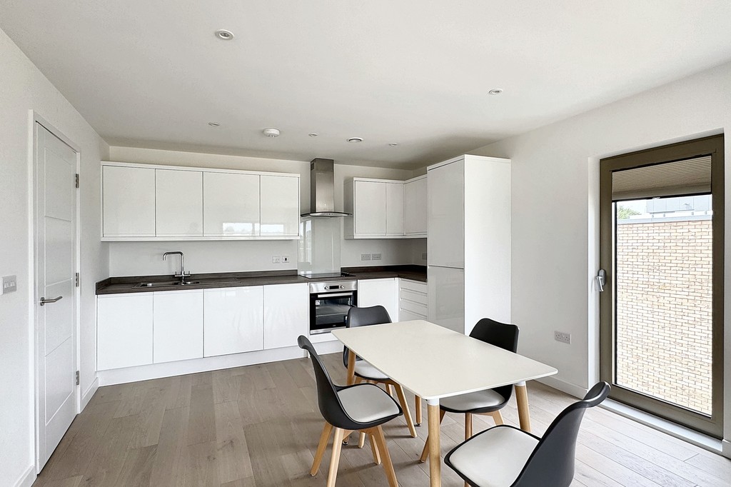 2 bed Apartment for rent in Ashford. From Martin & Co - Ashford