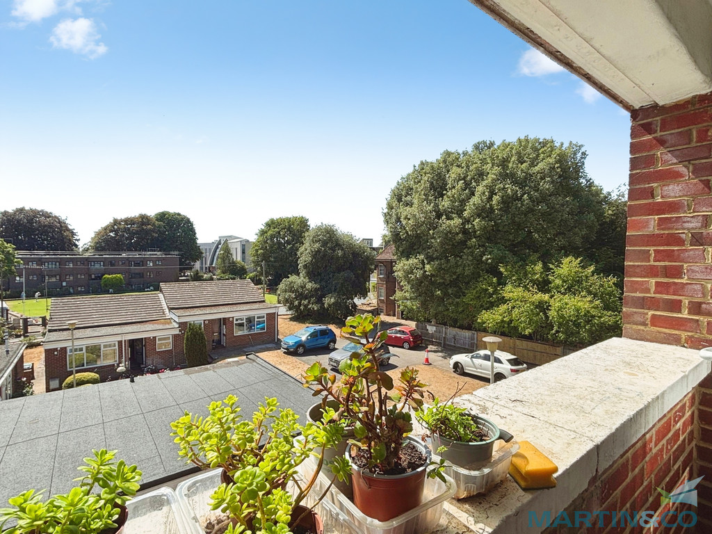 3 bed Apartment for rent in Ashford. From Martin & Co - Ashford 3 bed Apartment for rent in Ashford. From Martin & Co - Ashford