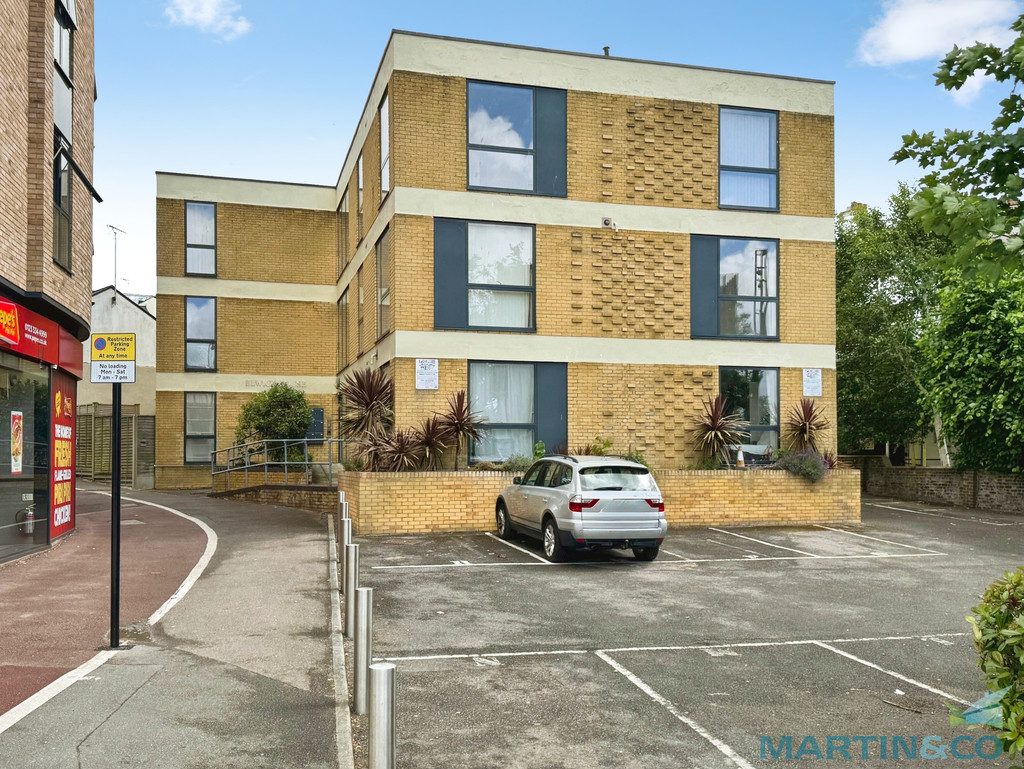 1 bed Apartment for rent in Kent. From Martin & Co - Ashford