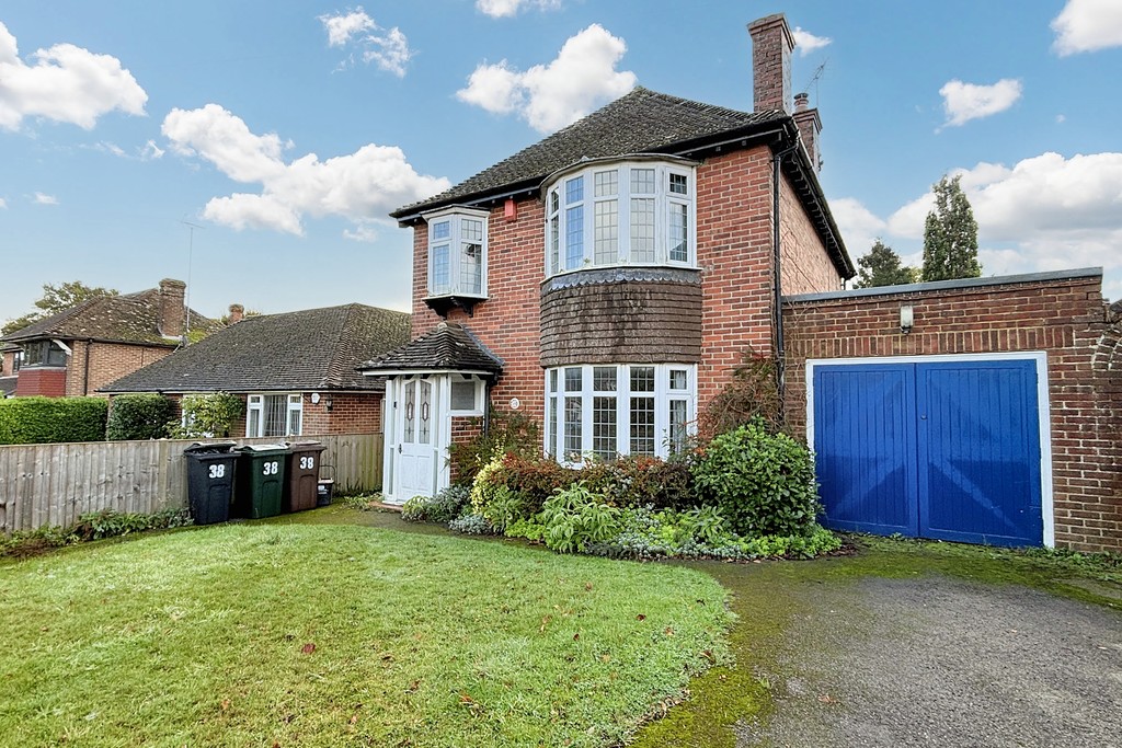3 bed Detached for rent in Kent. From Martin & Co - Ashford