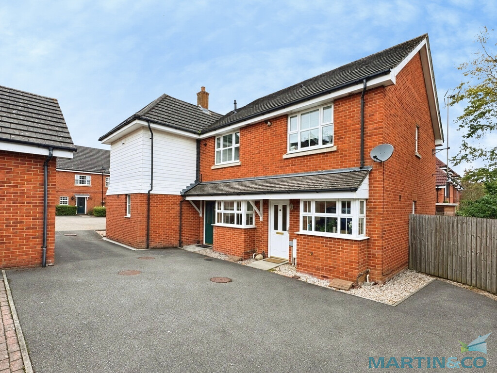 2 bed Mid Terraced House for rent in Kent. From Martin & Co - Ashford