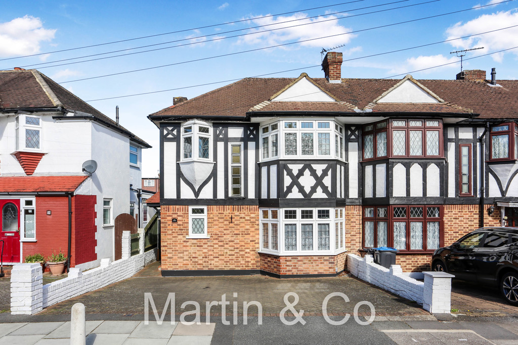 3 bed End of Terrace for rent in Worcester Park. From Martin & Co - Sutton