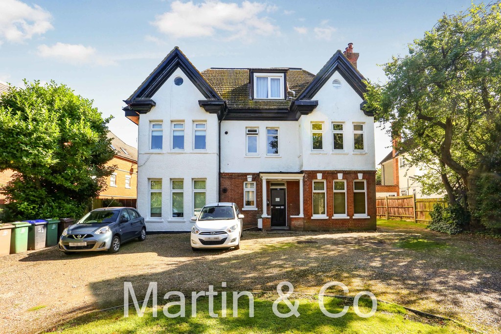 1 bed 1st Floor Flat for rent in Surrey. From Martin & Co - Sutton