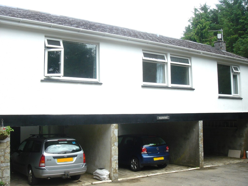 2 bed Apartment for rent in Cornwall. From Martin & Co - Falmouth