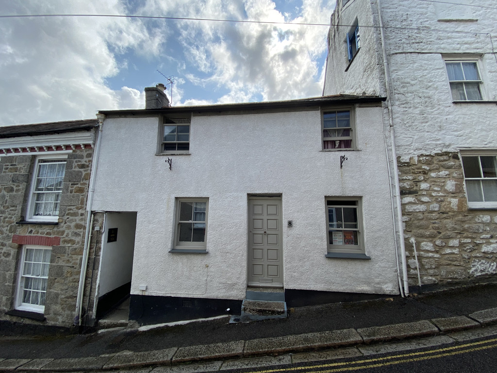 2 bed Mid Terraced House for rent in Cornwall. From Martin & Co - Falmouth