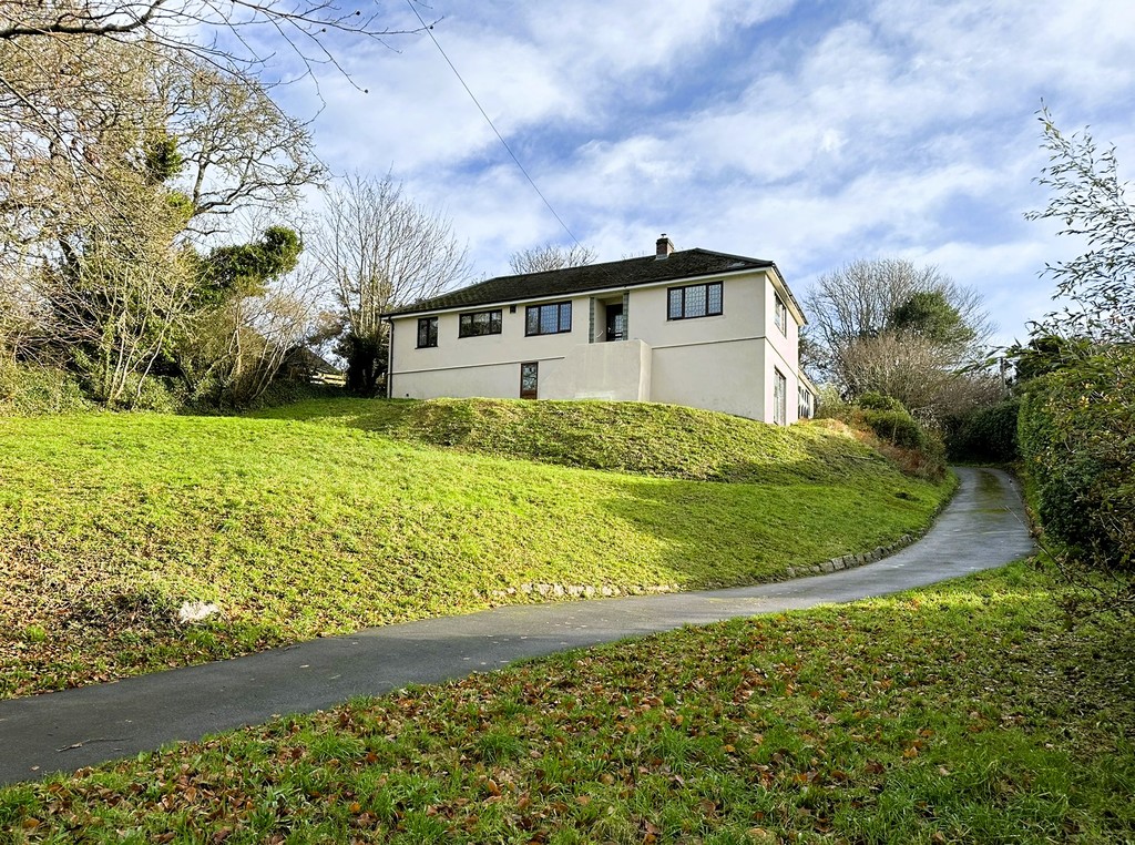 4 bed Detached bungalow for rent in Cornwall. From Martin & Co - Falmouth