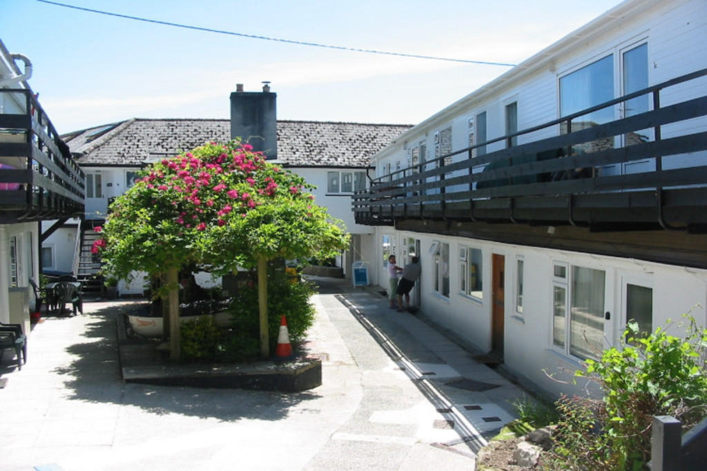 3 bed Apartment for rent in Falmouth . From Martin & Co - Falmouth