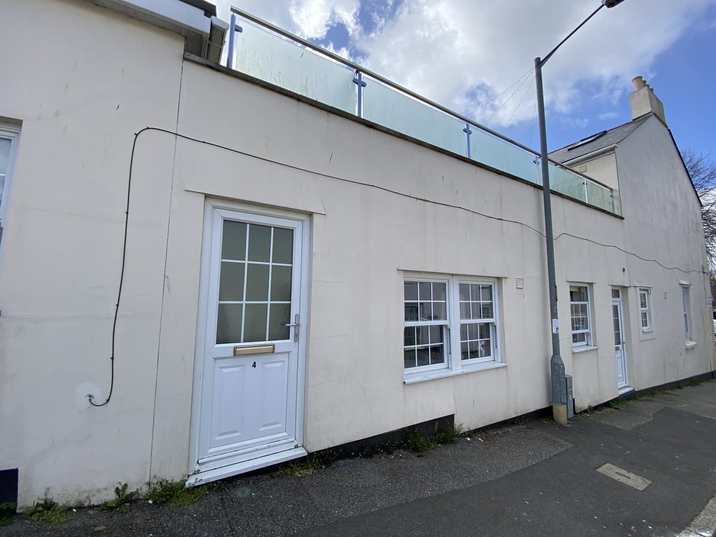 2 bed Apartment for rent in Cornwall. From Martin & Co - Falmouth