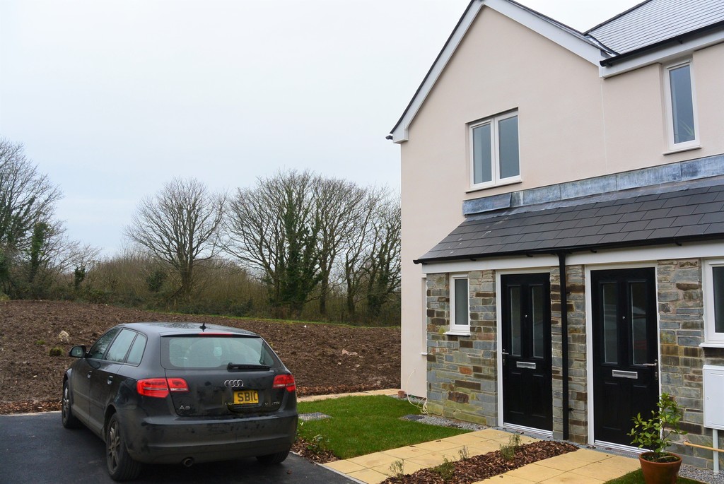 2 bed Semi-Detached House for rent in Cornwall . From Martin & Co - Falmouth