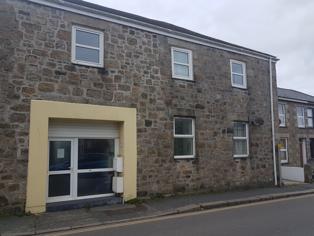 2 bed Flat for rent in Camborne. From Martin & Co - Falmouth