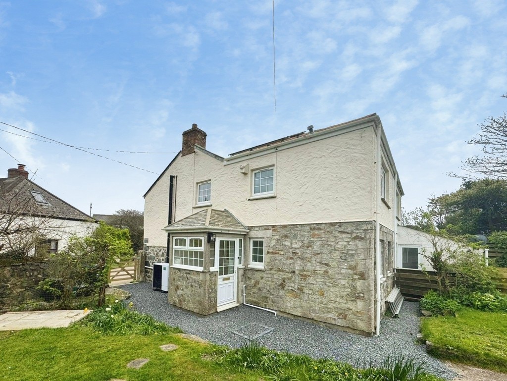 3 bed Cottage for rent in Helston. From Martin & Co - Falmouth 3 bed Cottage for rent in Helston. From Martin & Co - Falmouth