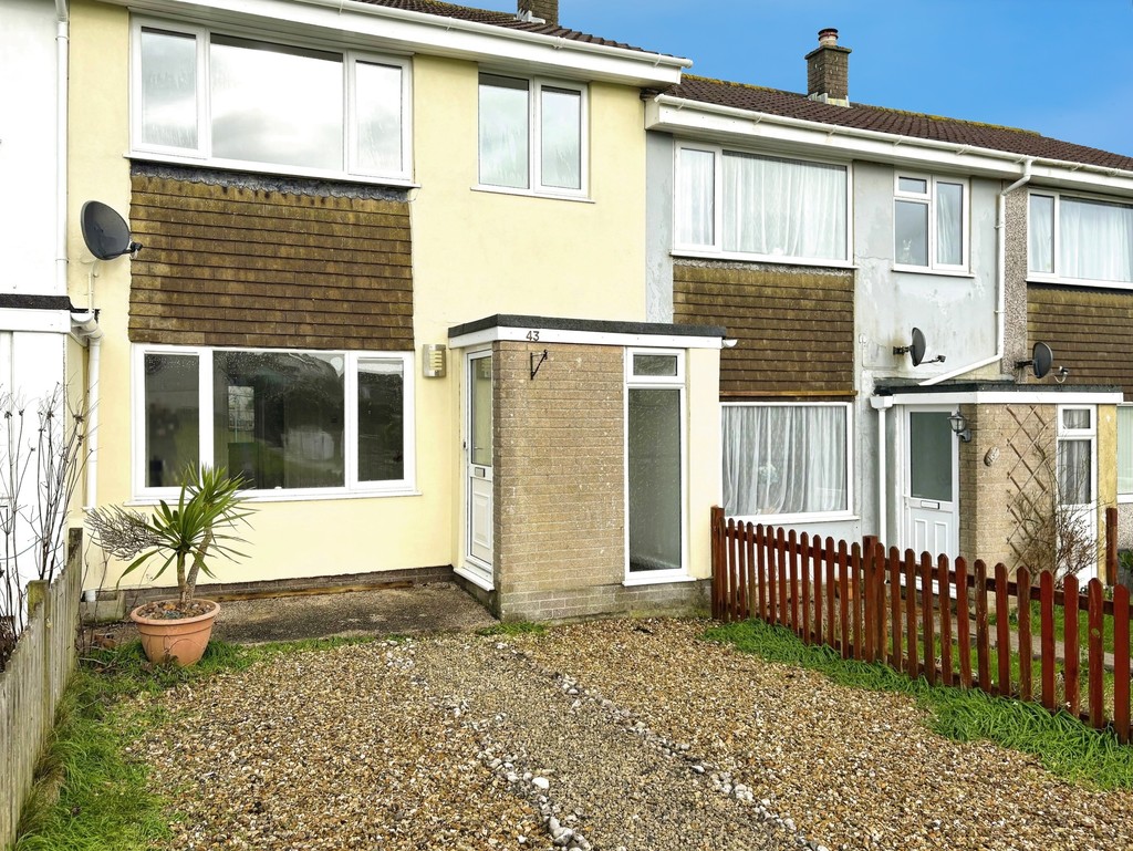 3 bed Mid Terraced House for rent in Cornwall. From Martin & Co - Falmouth