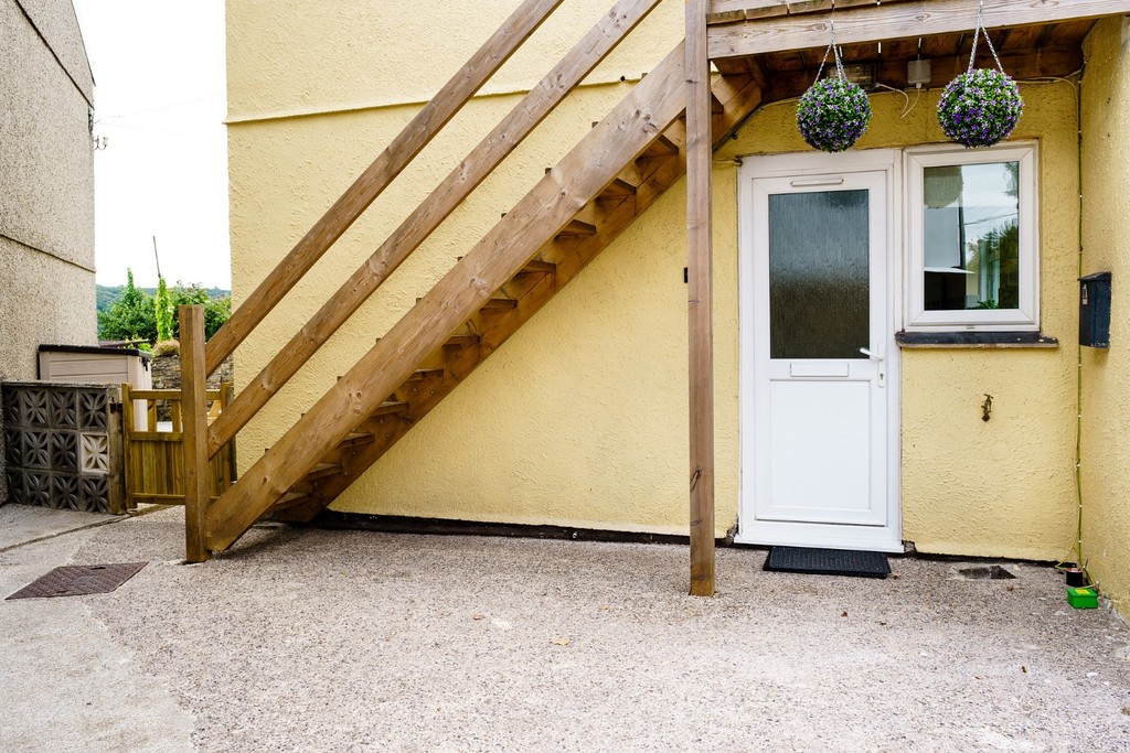 1 bed Ground Floor Flat for rent in Cornwall. From Martin & Co - Falmouth