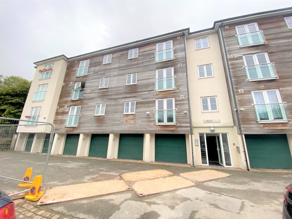 1 bed Apartment for rent in Penryn. From Martin & Co - Falmouth