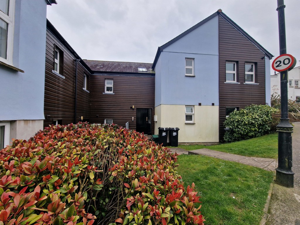 1 bed Apartment for rent in Cornwall. From Martin & Co - Falmouth