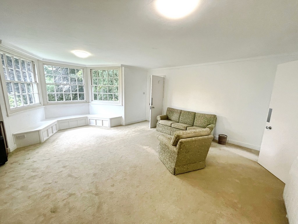1 bed 1st Floor Flat for rent in Cornwall. From Martin & Co - Falmouth