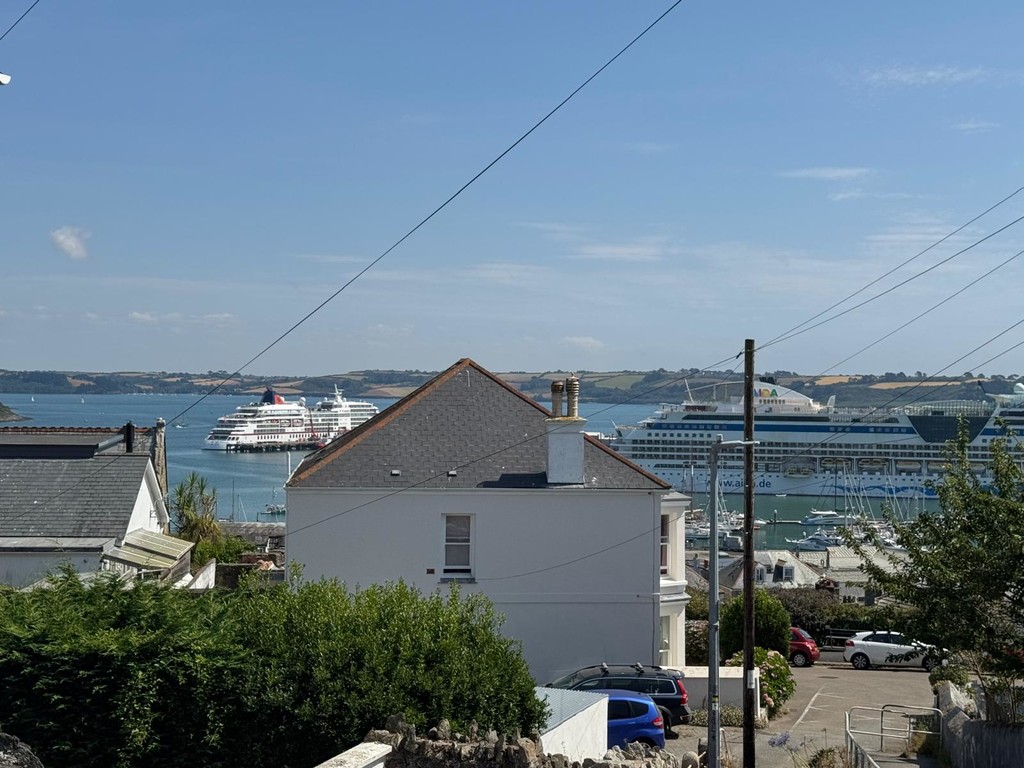 2 bed Apartment for rent in Falmouth. From Martin & Co - Falmouth 2 bed Apartment for rent in Falmouth. From Martin & Co - Falmouth