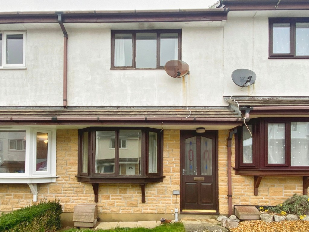 2 bed Mid Terraced House for rent in Cornwall. From Martin & Co - Falmouth