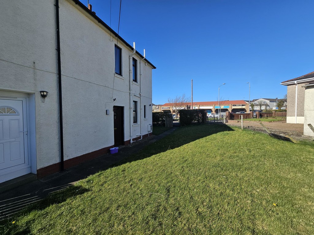 2 bed Apartment for rent in South Ayrshire. From Martin & Co - Ayr