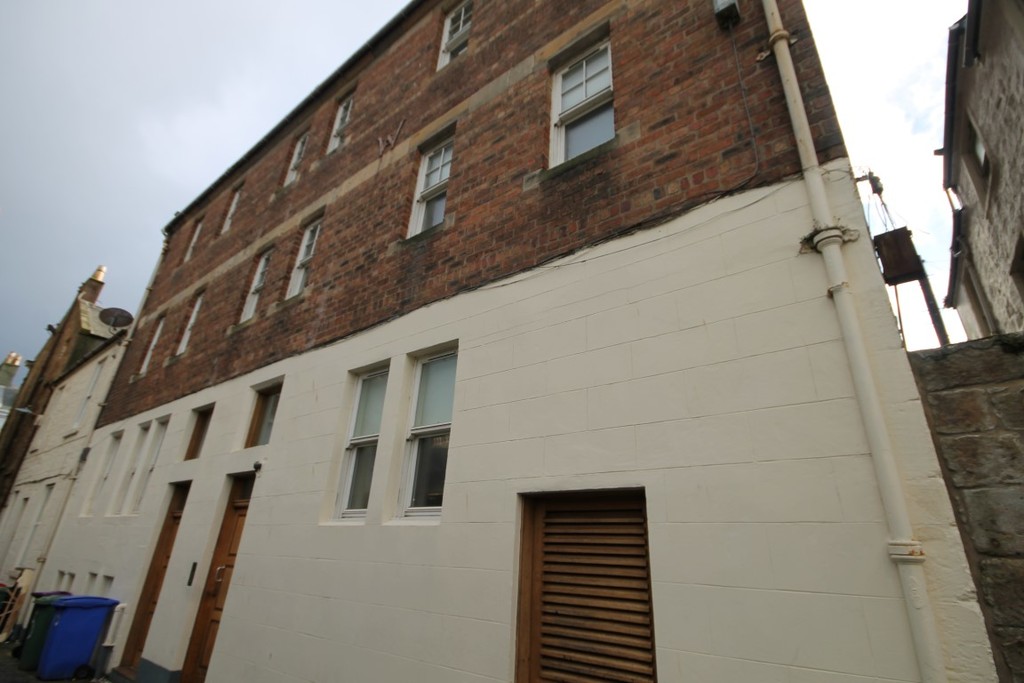 2 bed 1st Floor Flat for rent in South Ayrshire. From Martin & Co - Ayr