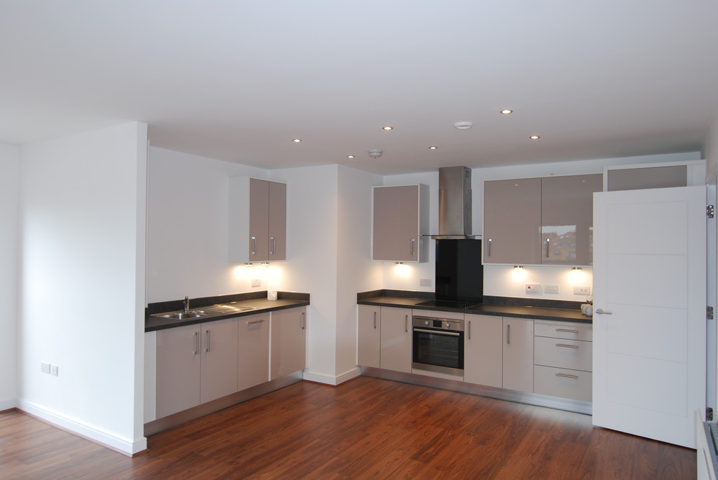 2 bed Apartment for rent in Kent. From Martin & Co - Tonbridge